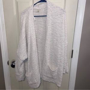 Cupio Woman crochet cardigan white 2X.
